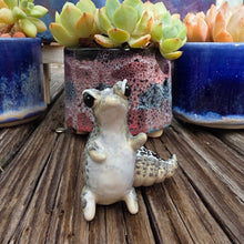 Load image into Gallery viewer, GECKO - OREO, STANDING