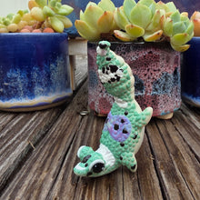 Load image into Gallery viewer, GECKO - JADE, HANDSTAND