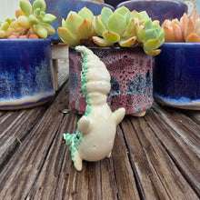 Load image into Gallery viewer, GECKO - JADE, HANDSTAND