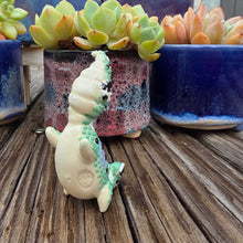 Load image into Gallery viewer, GECKO - JADE, HANDSTAND