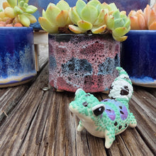 Load image into Gallery viewer, GECKO - JADE, ON BELLY