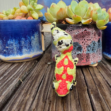 Load image into Gallery viewer, GECKO - HOT PISTACHIO, HANDSTAND