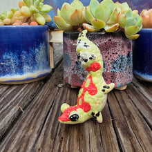 Load image into Gallery viewer, GECKO - HOT PISTACHIO, HANDSTAND