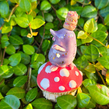 Load image into Gallery viewer, MOLE + DONUTS ON MUSHROOM